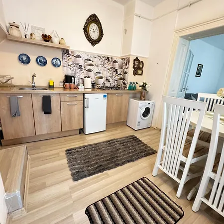 Ari Apartament *